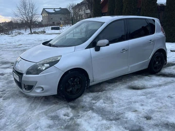 Авто Renault Scenic 2011 № 8497047
