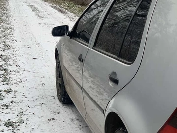 Авто Volkswagen Golf 2000 № 8497327