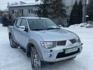 Авто Mitsubishi L 200 2011 № 8497641