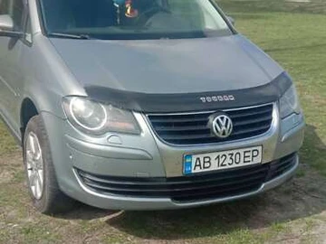 Авто Volkswagen Touran 2010 № 8499012
