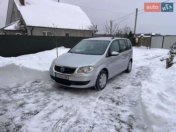 Авто Volkswagen Touran 2009 № 8500075