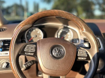 Авто Volkswagen Touareg 2011 № 8501956