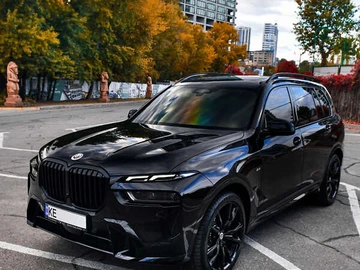 Авто BMW X7 2023 № 8502384