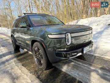 Авто Rivian R1S 2023 № 8503391