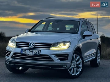 Авто Volkswagen Touareg 2015 № 8504545
