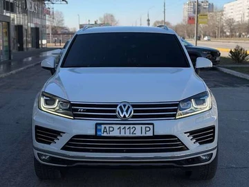 Авто Volkswagen Touareg 2017 № 8505196