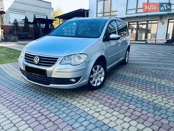 Авто Volkswagen Touran 2009 № 8505703