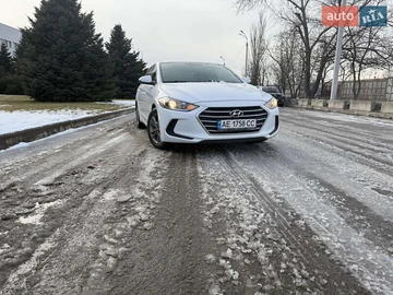 Авто Hyundai Elantra 2017 № 8507152