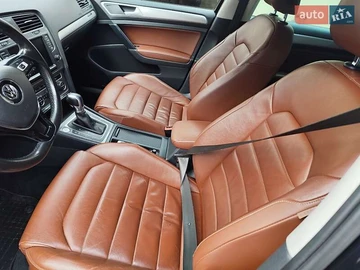 Авто Volkswagen E-Golf 2015 № 8509066