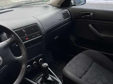 Авто Volkswagen Golf 1999 № 8511832