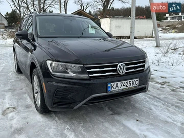 Авто Volkswagen Tiguan 2017 № 8512410