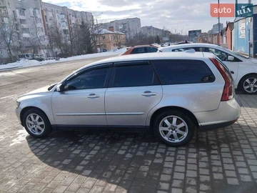 Авто Volvo V50 2008 № 8513068