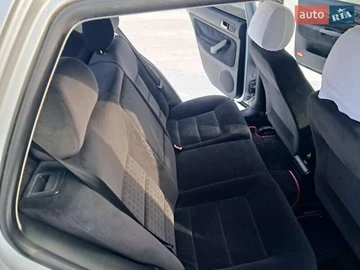 Авто Volkswagen Golf 2002 № 8513481