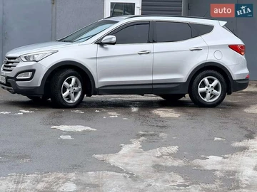 Авто Hyundai Santa Fe 2013 № 8513941