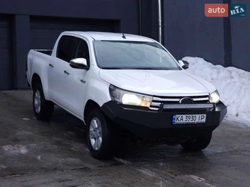 Авто Toyota Hilux 2018 № 8515201