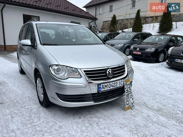 Авто Volkswagen Touran 2007 № 8515365