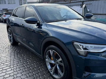 Авто Audi E-Tron 2019 № 8516094