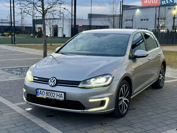 Авто Volkswagen E-Golf 2017 № 8517115