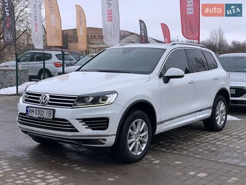 Авто Volkswagen Touareg 2015 № 8517152