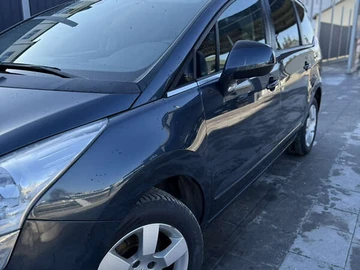 Авто Peugeot 5008 2013 № 8517515