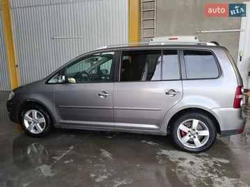 Авто Volkswagen Touran 2008 № 8518165