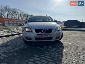 Авто Volvo V50 2010 № 8518191