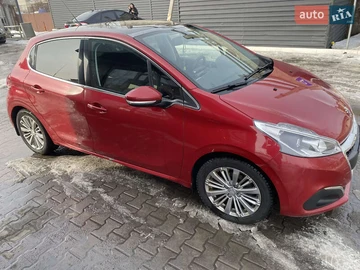Авто Peugeot 208 2017 № 8519129