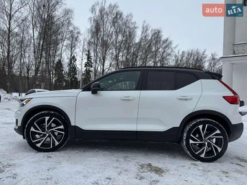 Авто Volvo Xc40 2020 № 8520432