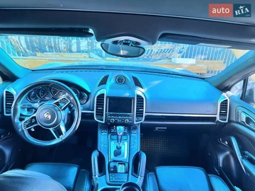 Авто Porsche Cayenne 2016 № 8520438