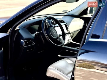 Авто Jaguar F-Pace 2019 № 8521010