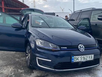 Авто Volkswagen E-Golf 2014 № 8521744