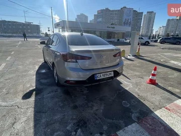 Авто Hyundai Elantra 2019 № 8522038