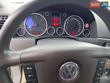 Авто Volkswagen Touareg 2006 № 8523534