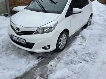 Авто Toyota Yaris 2013 № 8525288