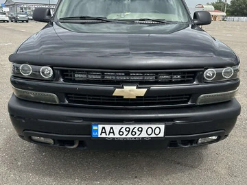 Авто Chevrolet Suburban 2005 № 8525571