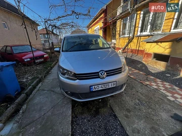 Авто Volkswagen Touran 2010 № 8526128