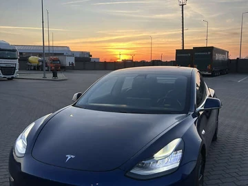 Авто Tesla Model 3 2018 № 8526248