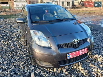 Авто Toyota Yaris 2010 № 8526438