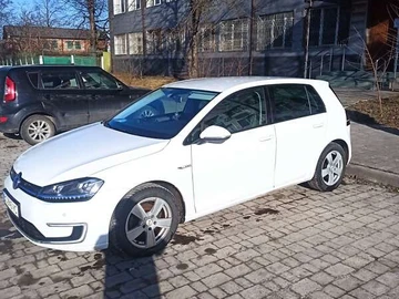 Авто Volkswagen E-Golf 2014 № 8526459