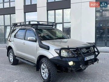 Авто Toyota Fortuner 2007 № 8526528
