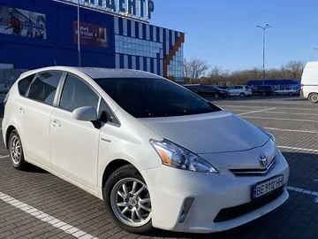 Авто Toyota Prius V 2012 № 8529365