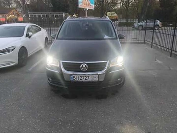 Авто Volkswagen Touran 2007 № 8529509