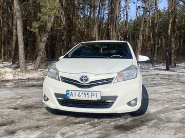 Авто Toyota Yaris 2012 № 8529989