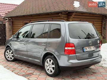 Авто Volkswagen Touran 2005 № 8530247