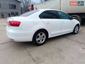 Авто Volkswagen Jetta 2013 № 8530271