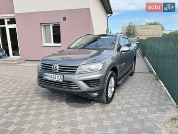 Авто Volkswagen Touareg 2015 № 8532467