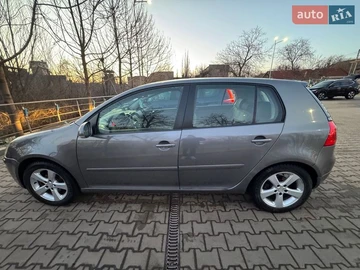 Авто Volkswagen Golf 2004 № 8532586