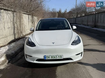 Авто Tesla Model Y 2023 № 8533004