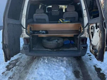 Авто Volkswagen Transporter 2000 № 8533356