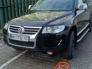 Авто Volkswagen Touareg 2008 № 8534469